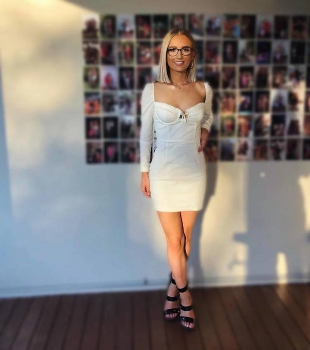 girlswithglasses16_021