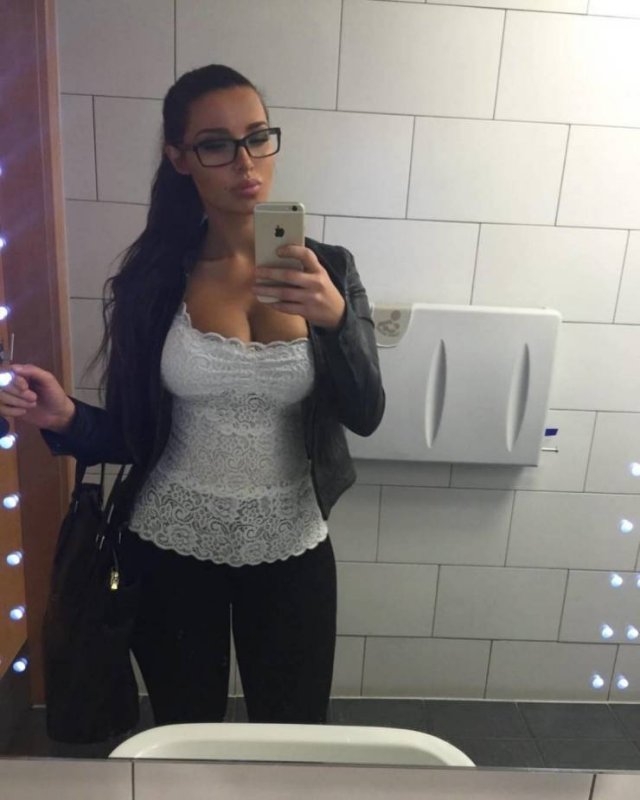 girlswithglasses17_042
