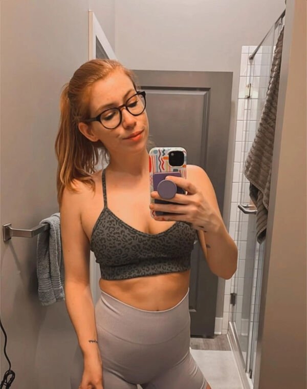 girlswithglasses18_049
