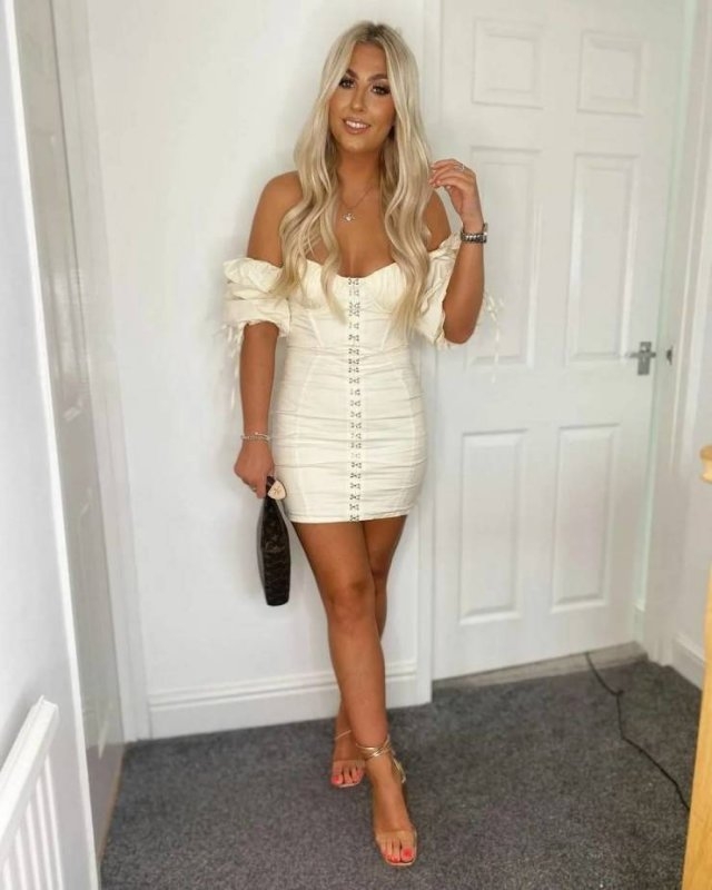 tightdresses25_058