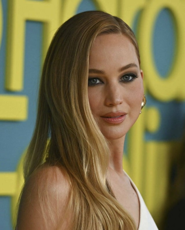 aichoosesbeautifulcelebrities_002