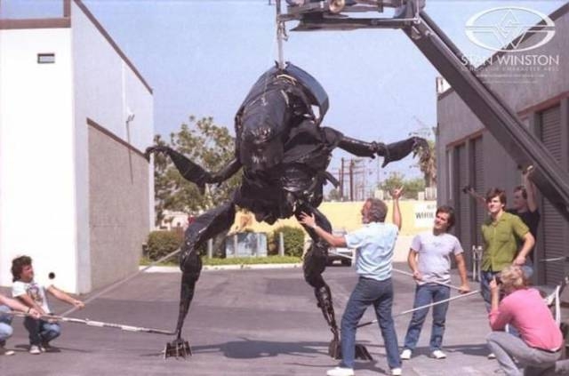behindaliens_007