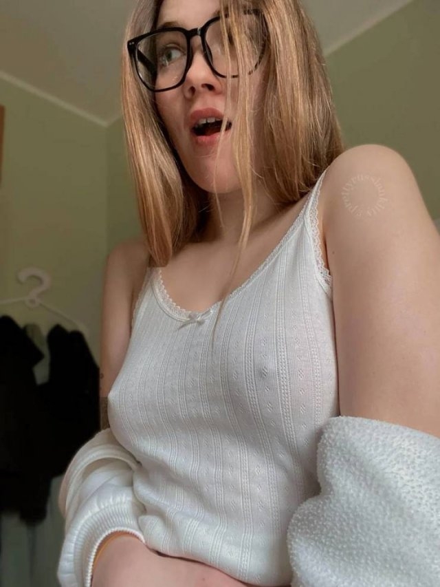 braless61_070