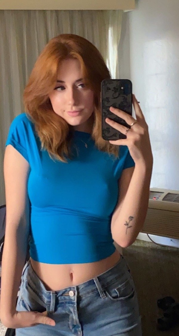 braless62_048
