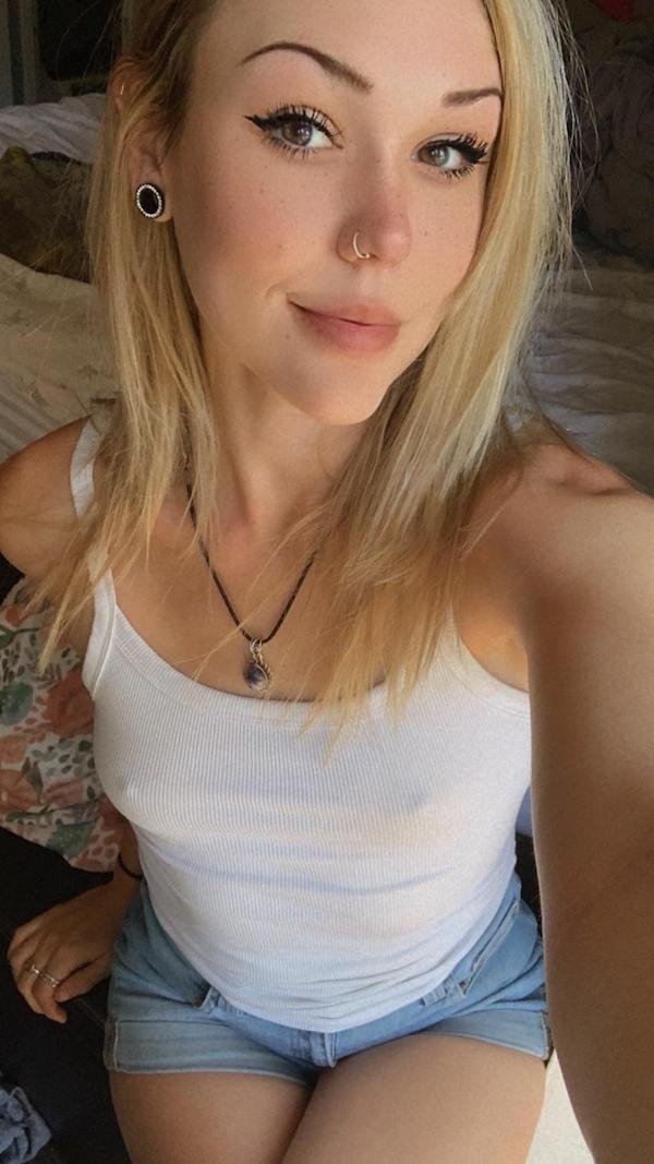 braless62_049
