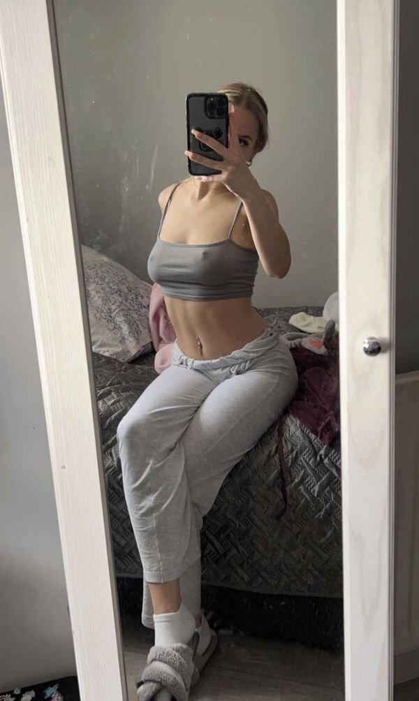 braless62_054