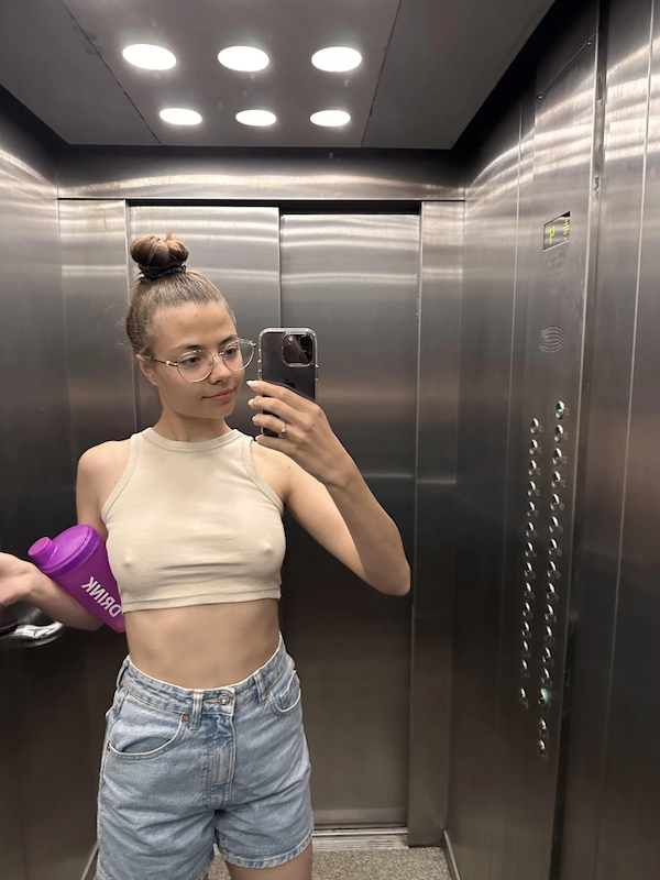 braless62_063