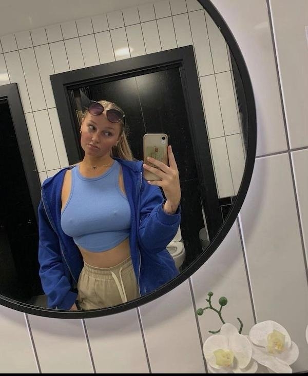 braless62_067