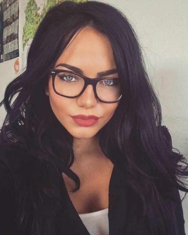 girlswithglasses19_040