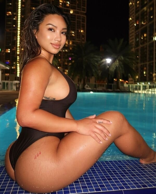 sideboob38_064