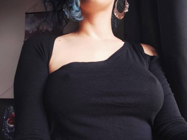 braless65_050