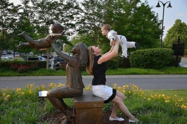 funwithstatues_001