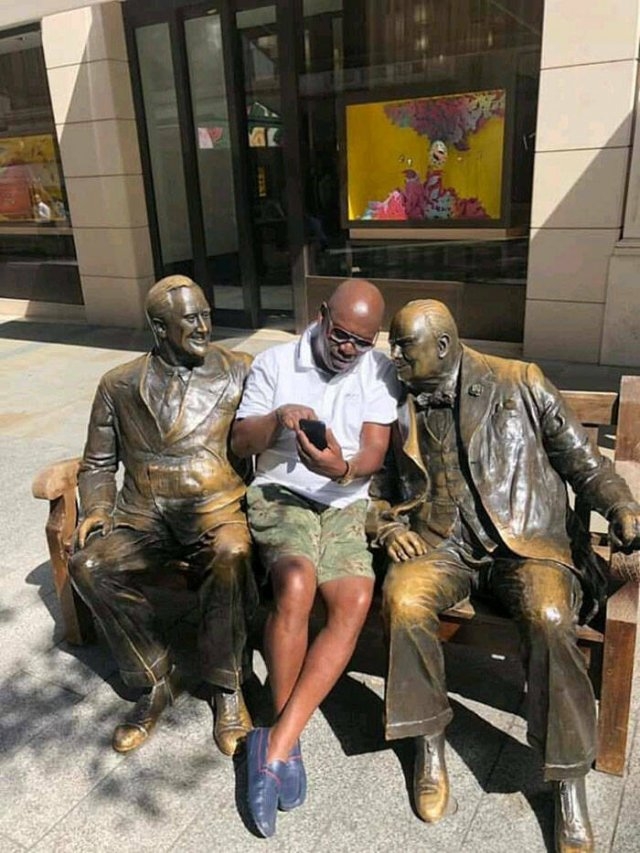 funwithstatues_002