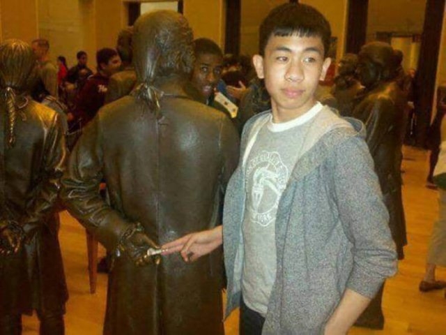 funwithstatues_005