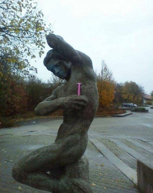 funwithstatues_013