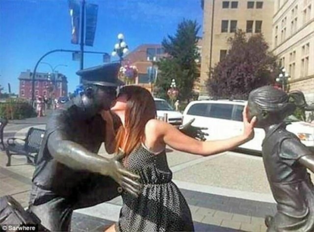 funwithstatues_017