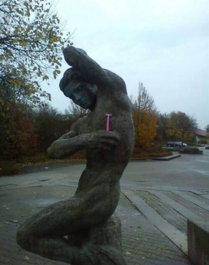 funwithstatues_031