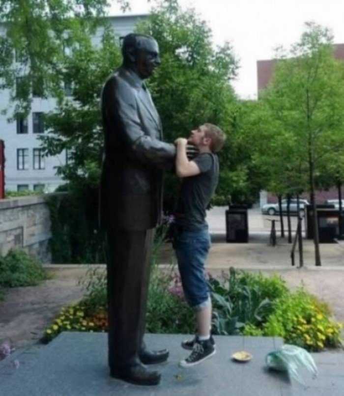 funwithstatues_038
