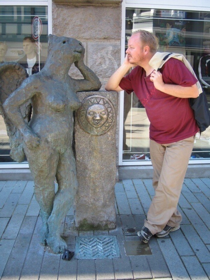 funwithstatues_039