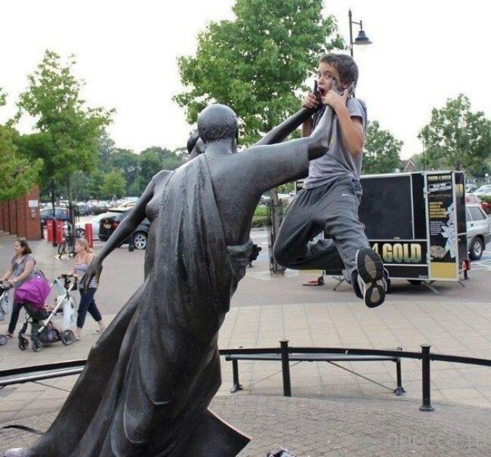 funwithstatues_040