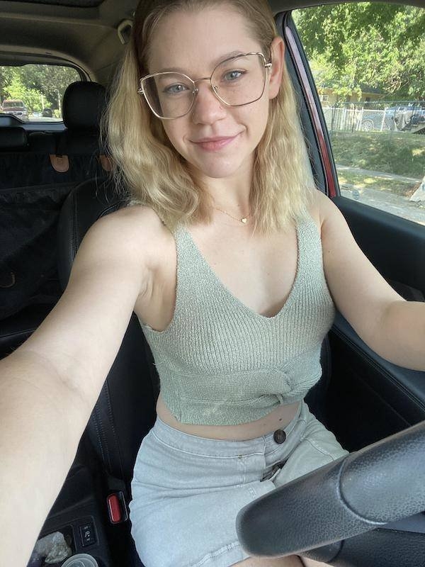 girlswithglasses21_036