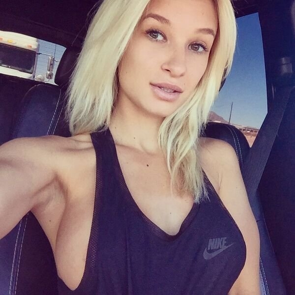 sideboob39_056