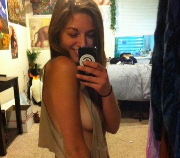 sideboob42_064