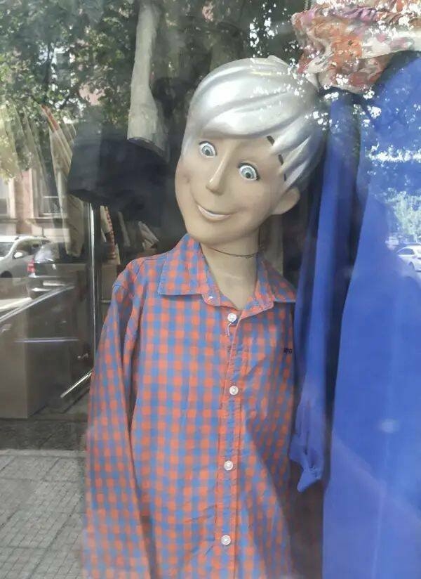 strangemannequins3_002