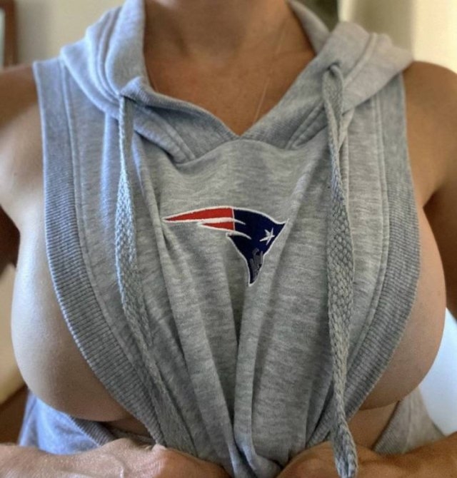 sideboob43_052