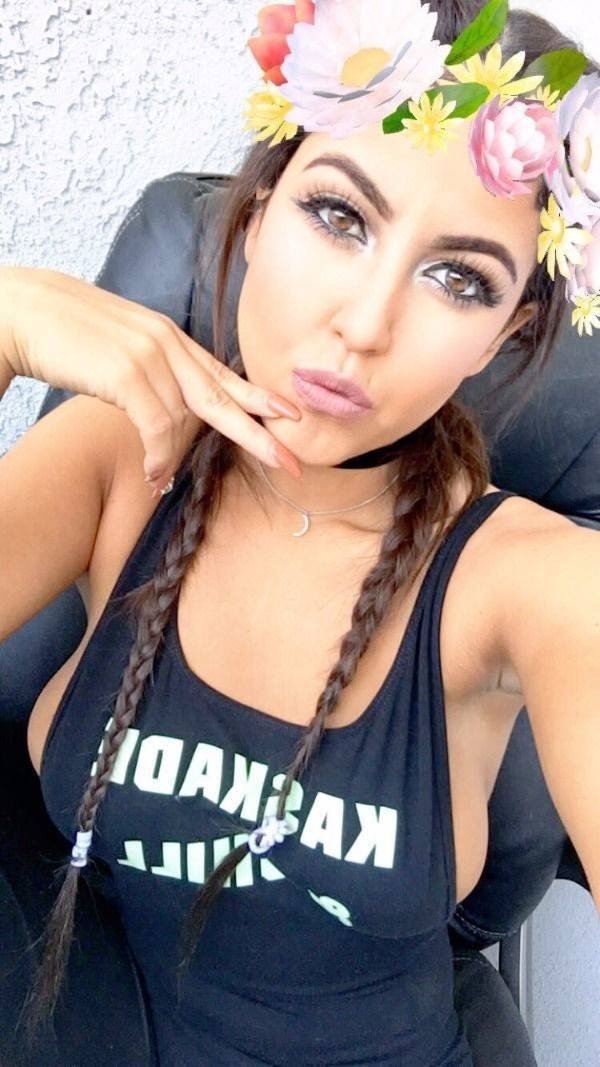 sideboob43_053