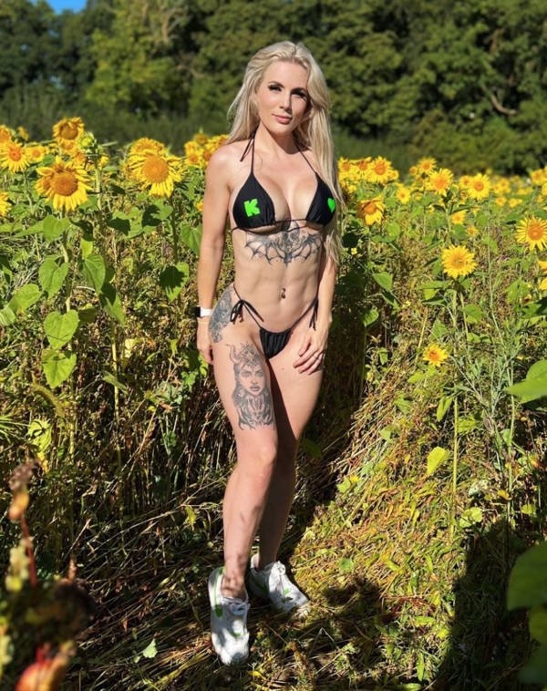 bikinigirls77_015