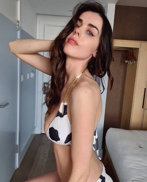 brunettes13_046