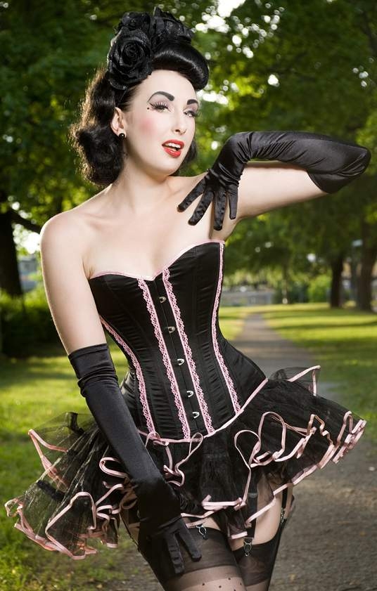 girlsincorsets19_069
