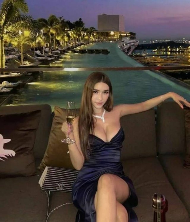 tightdresses39_067