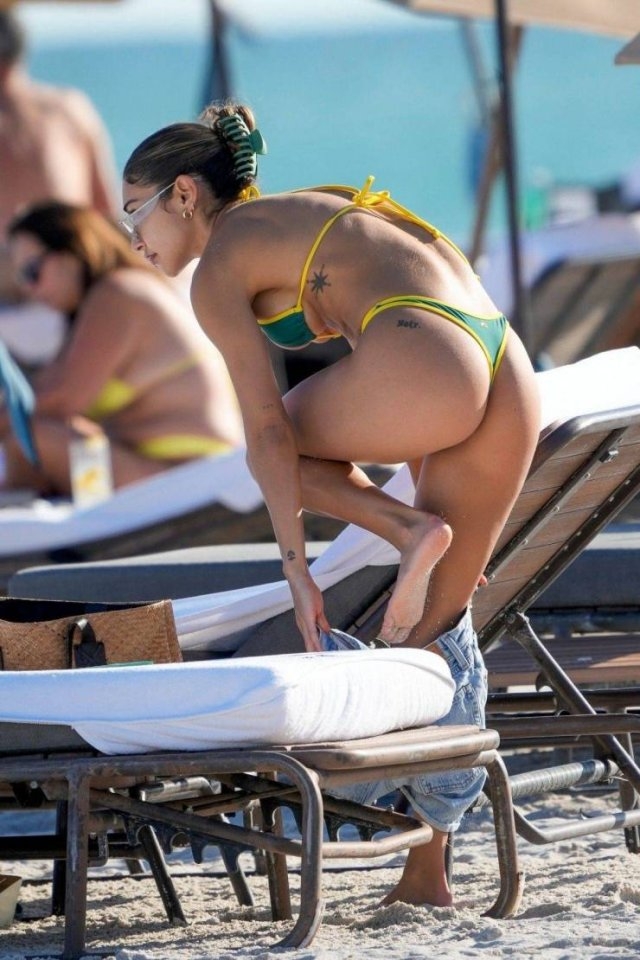 booty107_063