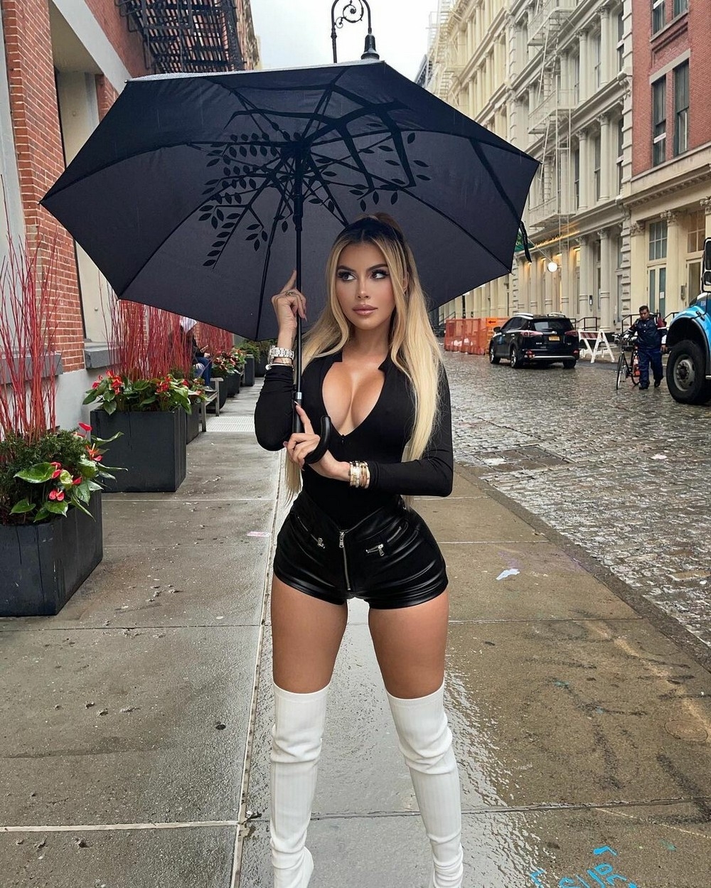 girlsinlatexleather28_011