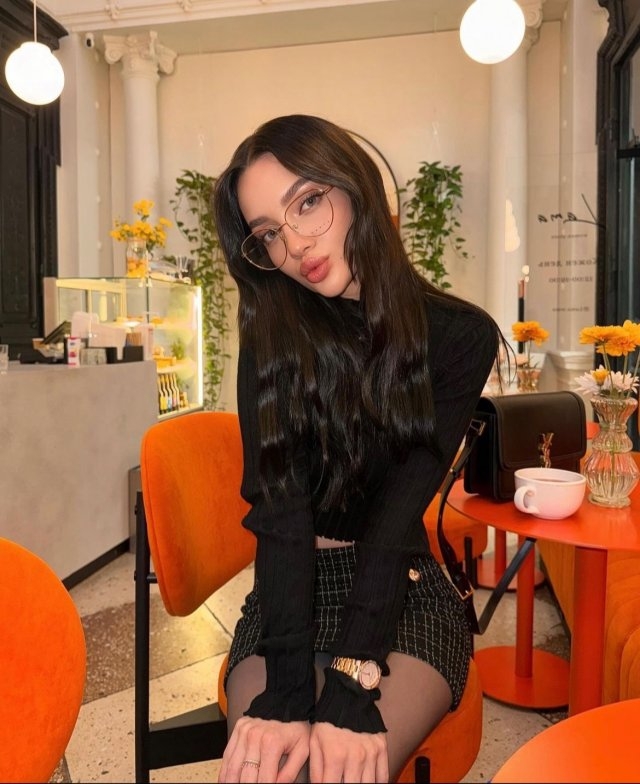 girlswithglasses23_022