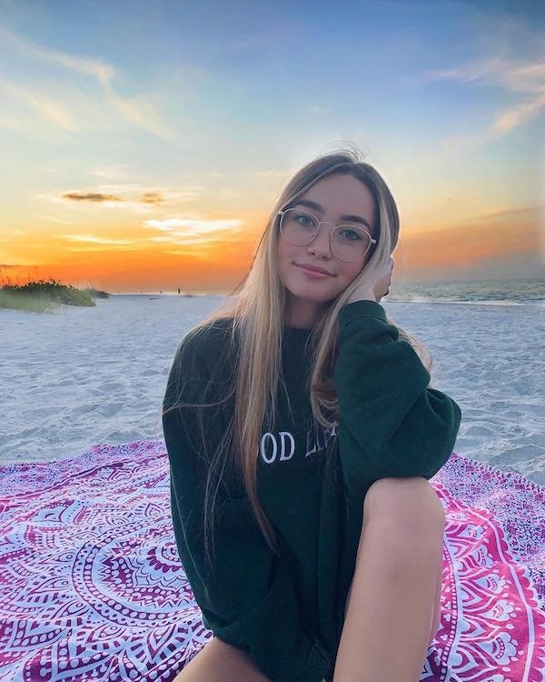 girlswithglasses24_020