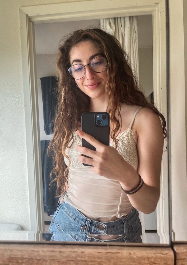 girlswithglasses24_045