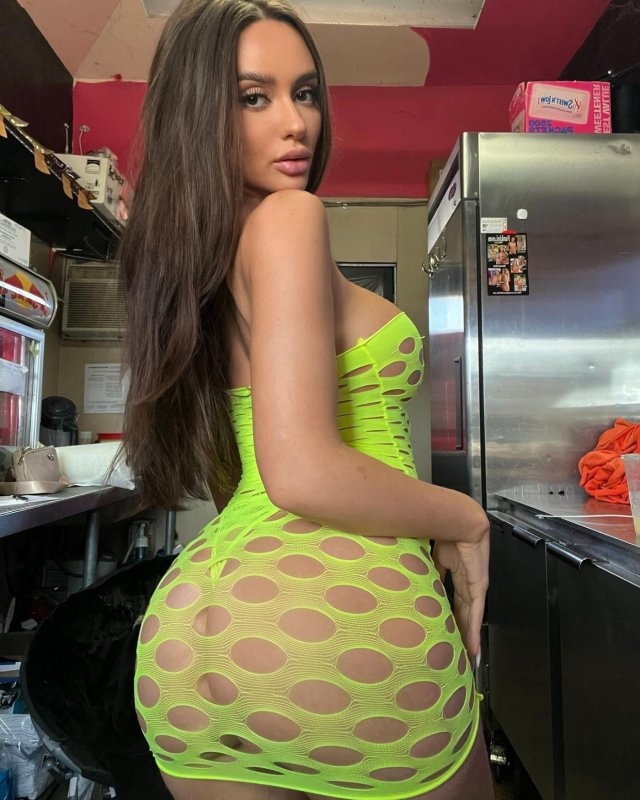 sideboob49_067