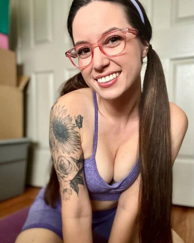 girlswithglasses25_004