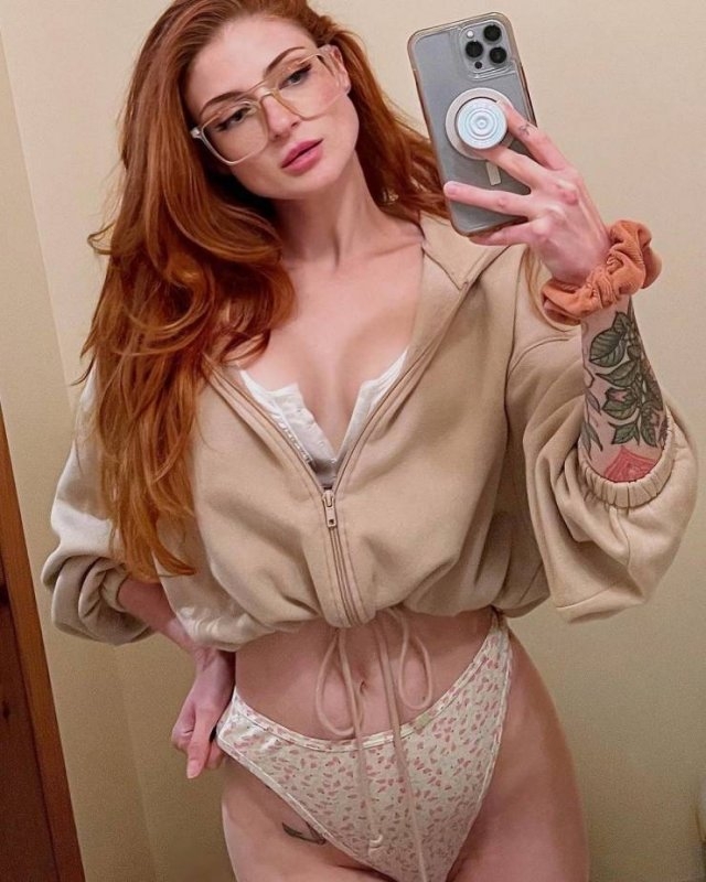 girlswithglasses25_024