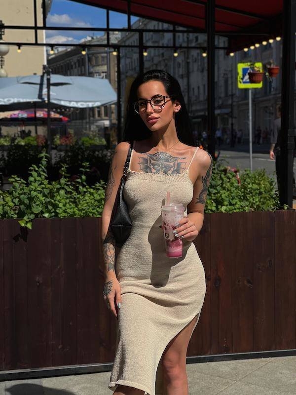 girlswithglasses25_025