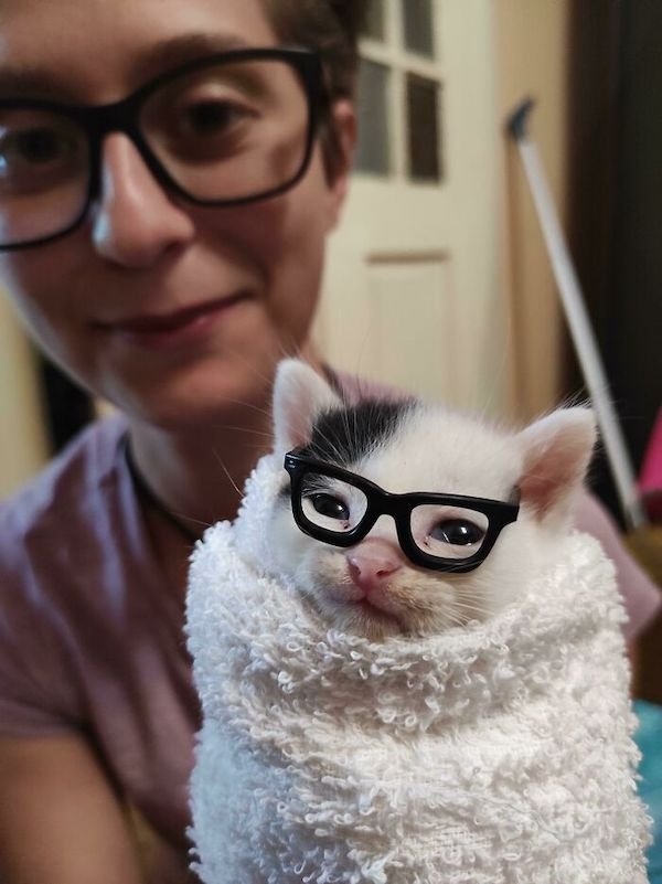 girlswithglasses25_039