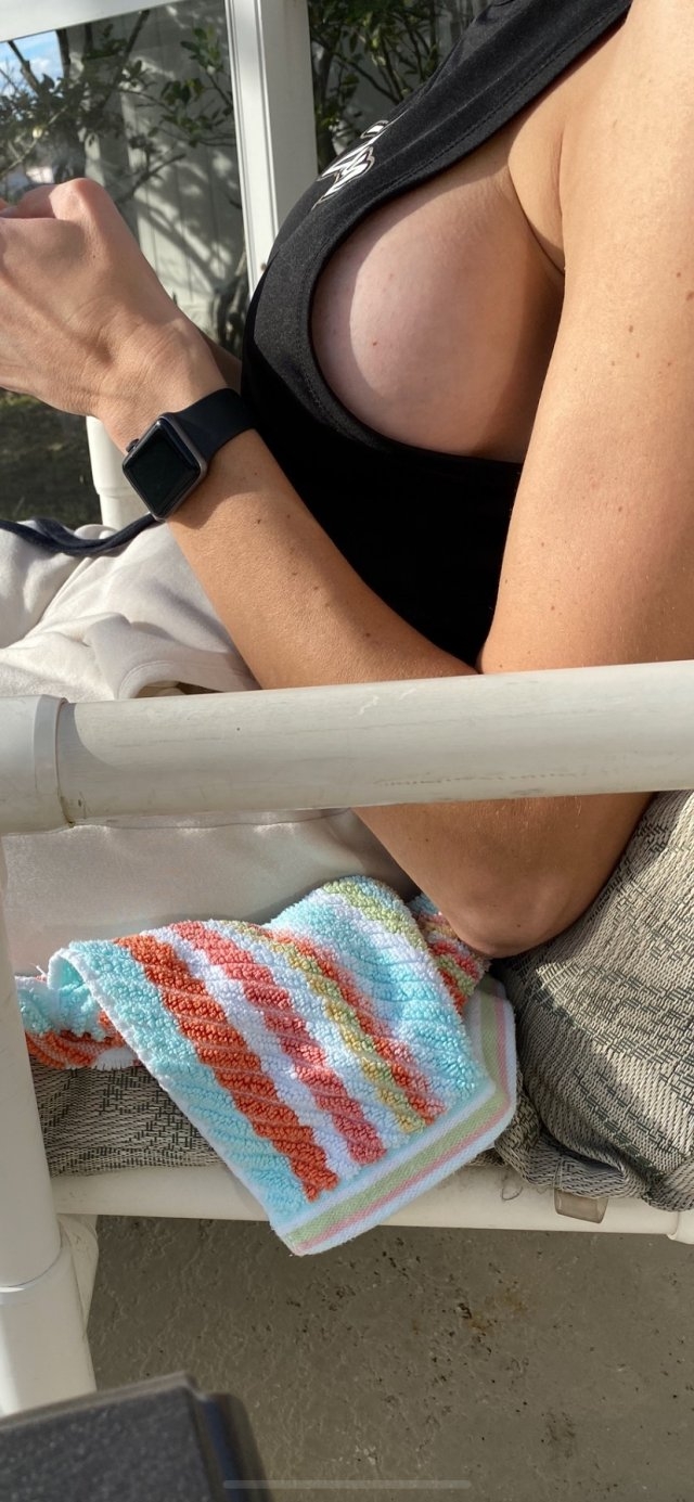 sideboob52_068