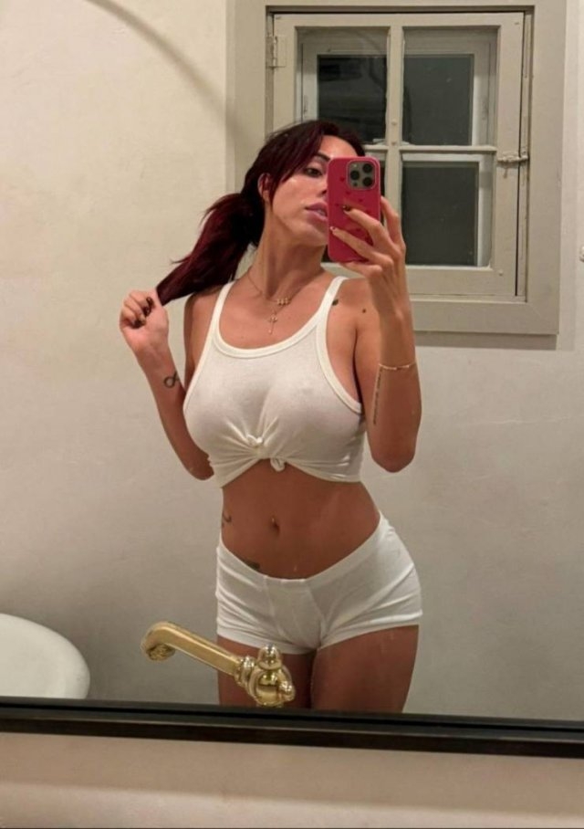 braless82_001