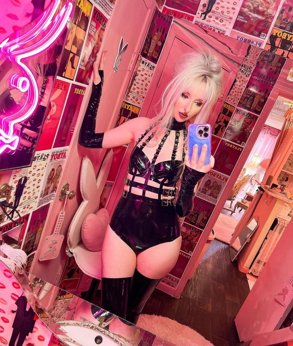 girlsinlatexleather29_018