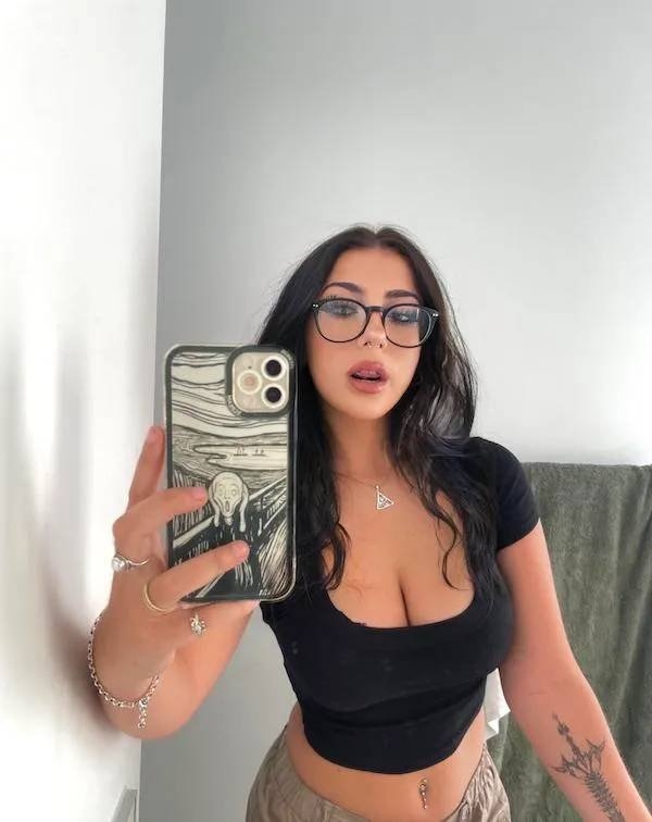 girlswithglasses26_005