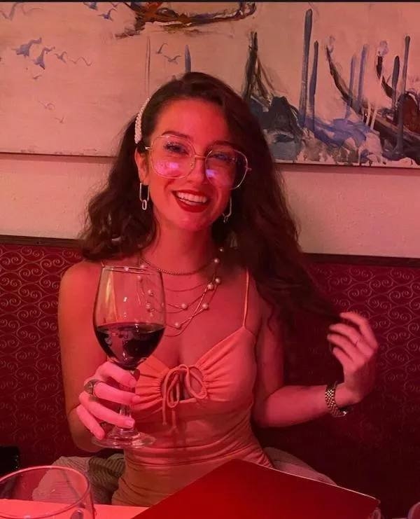 girlswithglasses26_015