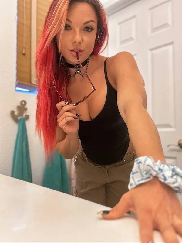 girlswithglasses26_041